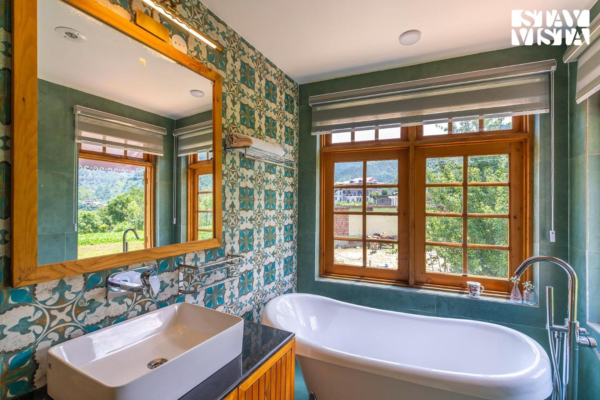 Stayvista At The Oakridge 4 Bhk Villa In Dharamshala With Jacuzzi & Balcony Chamba  Esterno foto