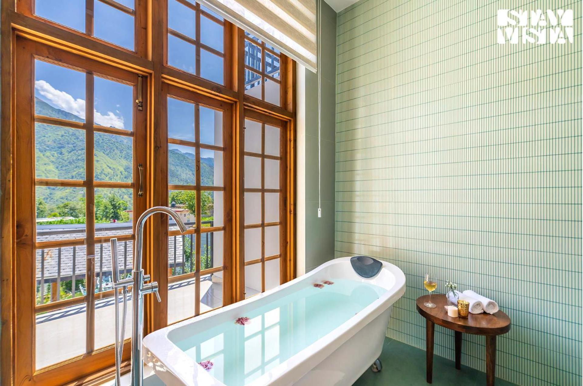 Stayvista At The Oakridge 4 Bhk Villa In Dharamshala With Jacuzzi & Balcony Chamba  Esterno foto