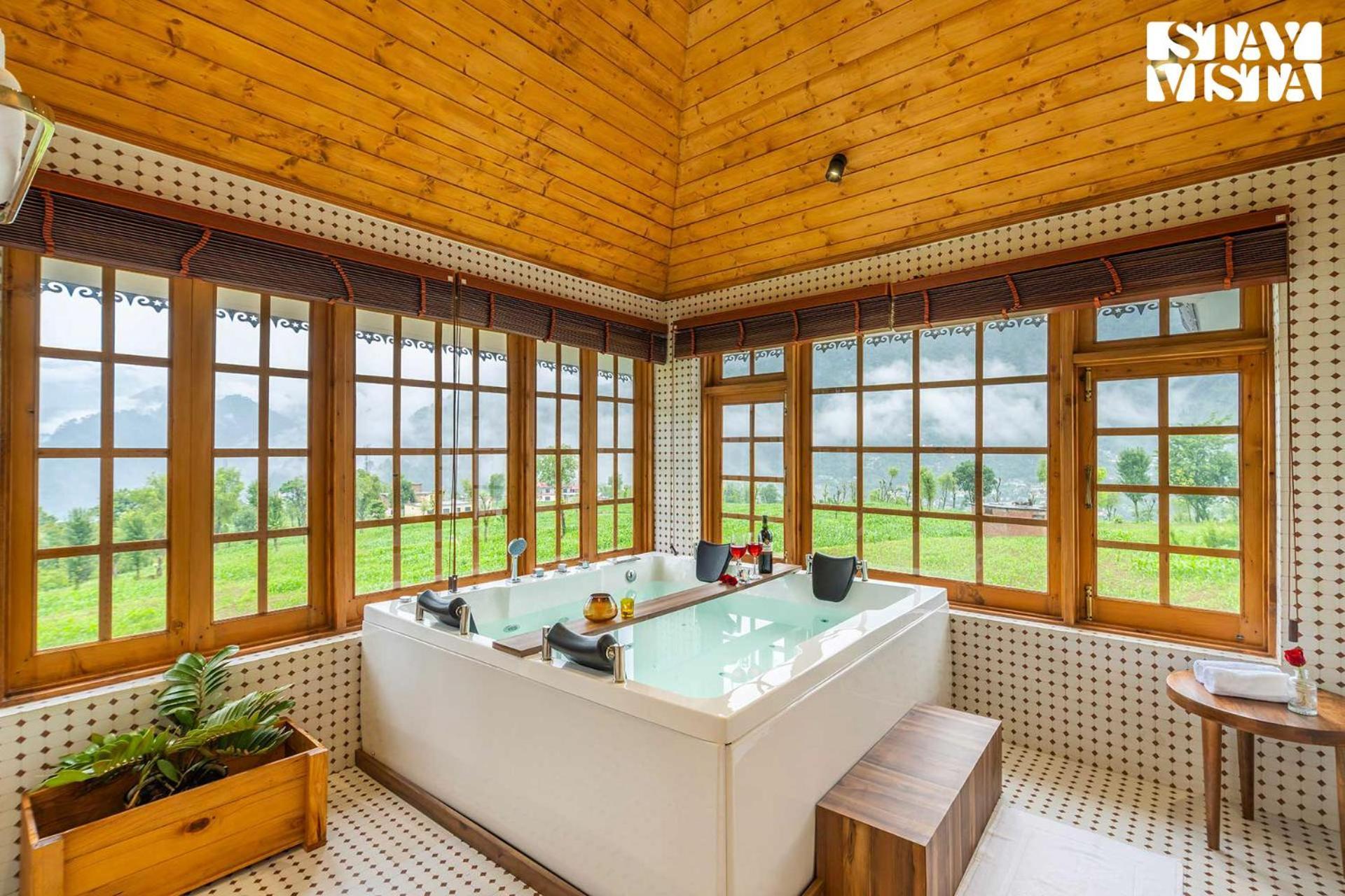 Stayvista At The Oakridge 4 Bhk Villa In Dharamshala With Jacuzzi & Balcony Chamba  Esterno foto